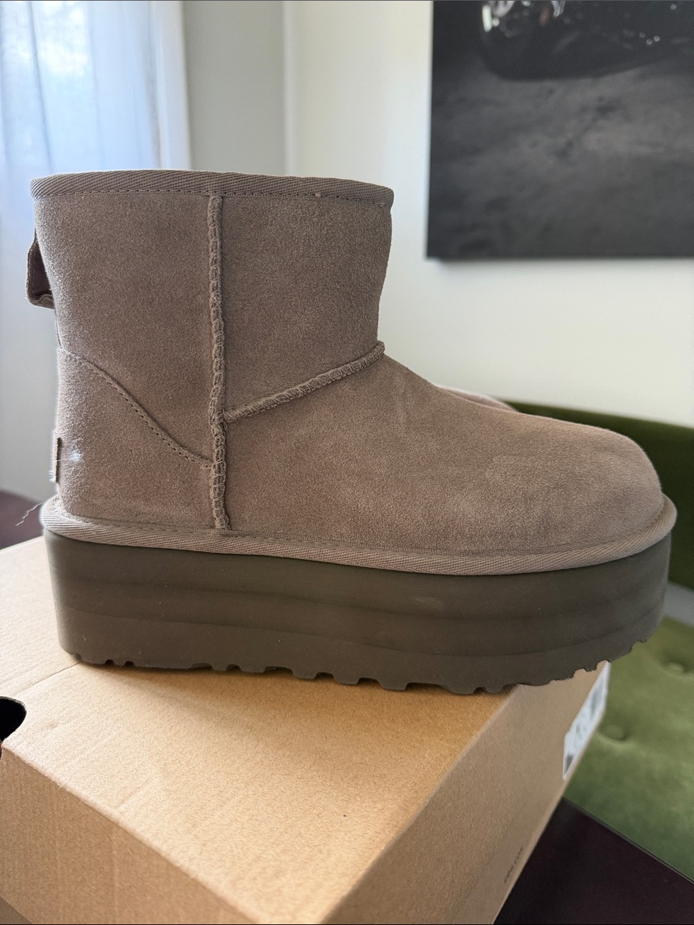 UGGS size 6 Classic mini platform